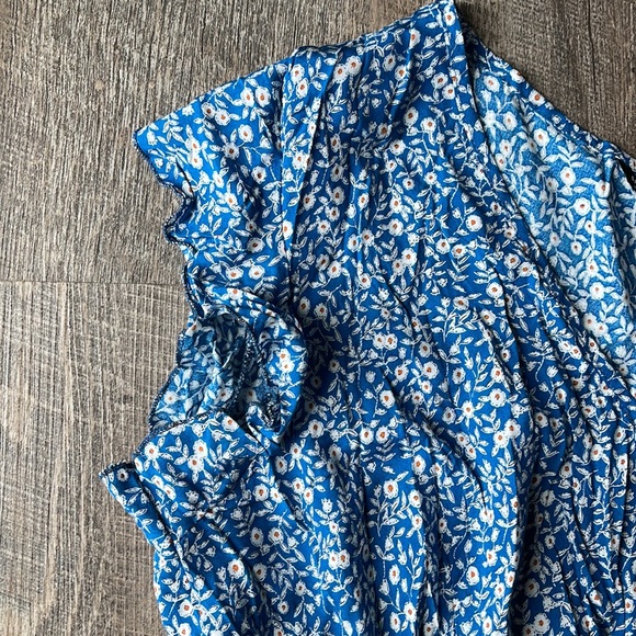 Shein Curve Floral Dress. 1XL. Ruffle sleeves and bottom. - Picture 4 of 5